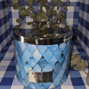 Ocean Mist & Citrus Scented Candle - Blue